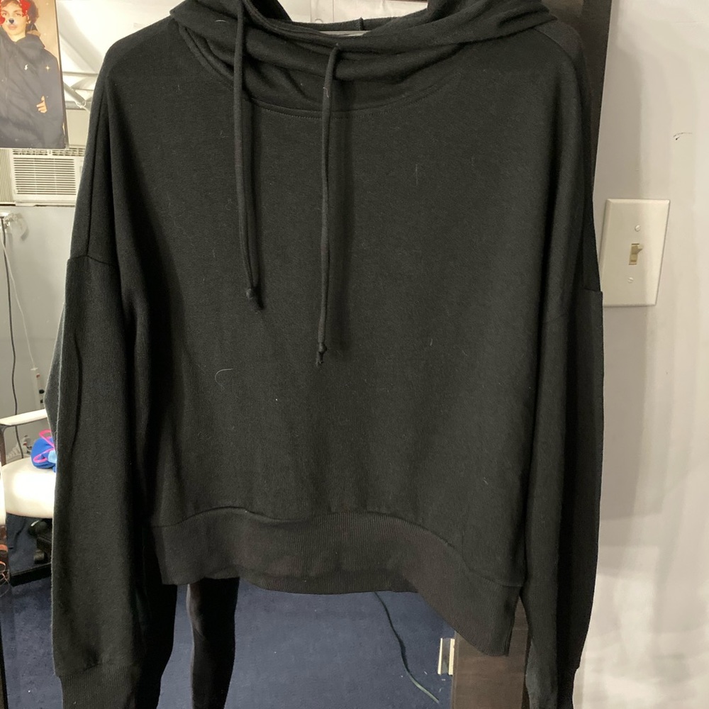 sweat shirt